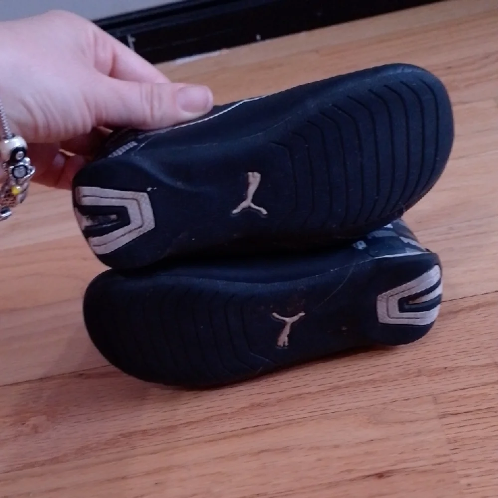 Puma Kids Black Sneakers with White Accents - Picture 9 of 10